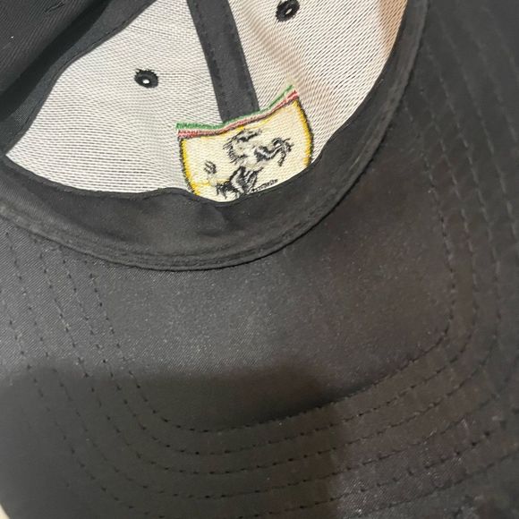 FERRARI PRANCING HORSE EMBLEM BLACK BRIM SOFT Embroidery Basebell Cap Hats - Picture 6 of 7